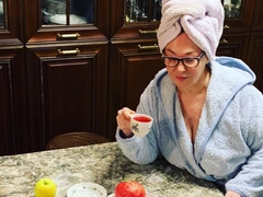 «Беру себя в руки»: Лариса Гузеева сорвалась после длительной диеты