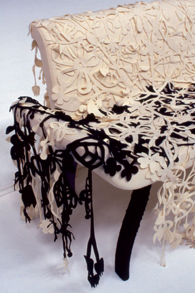 «Цветочный» чехол Loop с бессчетными прорезями – изобретение голландского дизайнера Торда Бонтье. Moroso, салон «Флэт-интерьеры», Галерея дизайна Room.