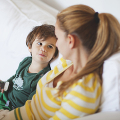 Не при детях будет сказано: 6 вещей, о которых нельзя говорить с ребенком