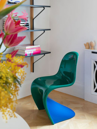 Panton Chair Duo: двухцветная версия культового кресла Вернера Пантона