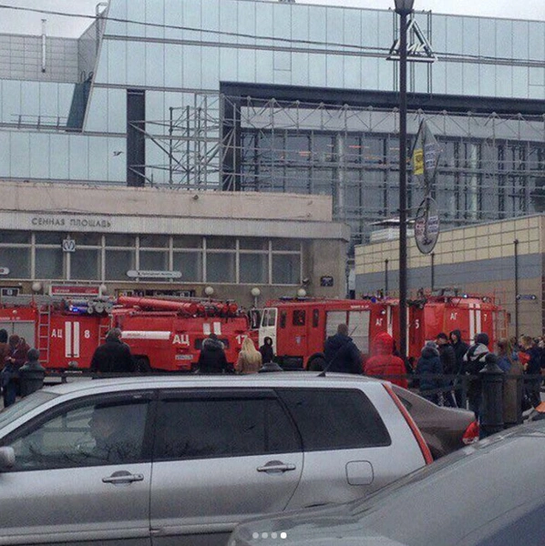 В метро Санкт-Петербурга прогремели взрывы. ФОТО. ВИДЕО