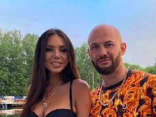 Самойлова объявила дату свадьбы с Джиганом, а Повереннова красуется в боди 20-х годов. Соцсети звезд