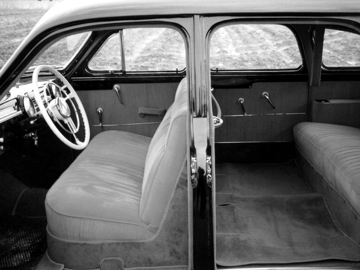 «По дороге едет ЗИМ…»: советский автомобиль, который неожиданно обогнал время