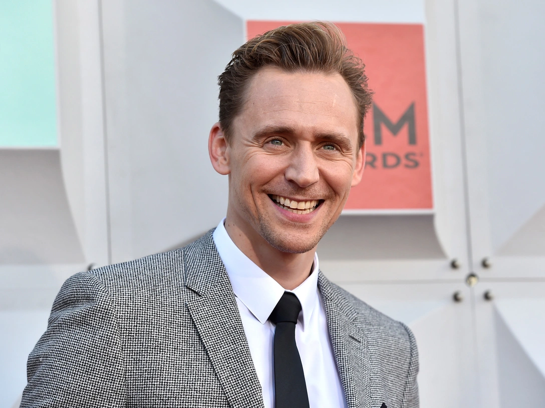 Том Хиддлстон | marieclaire.ru