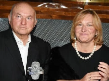 Юрий Лужков гордится финансовыми успехами жены