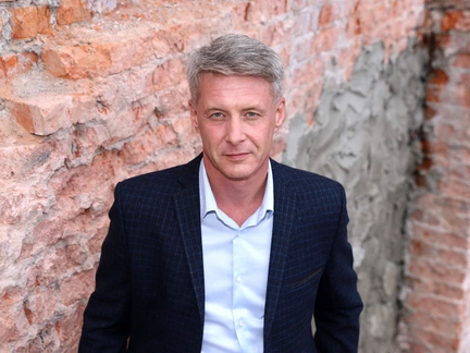 Родные в Донецке, развод и молодая жена. Расколотая семья звезды «Ищейки» Александра Макогона