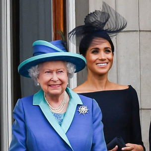 Любимый цвет Елизаветы II: почему королева чаще всего носила именно синие костюмы?