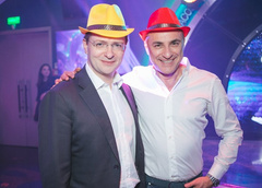 Министр культуры подарил Михаилу Турецкому оригинальную шляпу