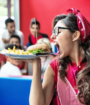 Самая полезная еда в «Макдоналдсе», KFC, «Теремке» и других сетях фастфуда, по мнению диетолога