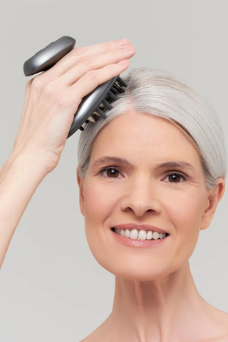 Space Hair подходит для использования с любыми лосьонами и сыворотками для стимуляции роста волос. Помогает при заметном поредении волос и для поддержки их густоты. Его очень приятно использовать.