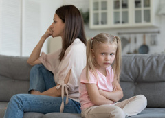 Проверьте себя: 5 типов поведения, которые говорят о том, что мать не любит своего ребенка