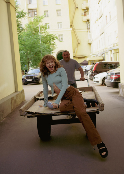 «Мы заново подружились»: бывшие возлюбленные Юлия Хлынина и Егор Корешков вместе на съемочной площадке
