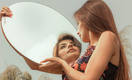 Косметолог Лебедева рассказала, какими средствами по уходу за лицом не стоит пользоваться летом