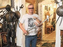 Андрей Ковалев показал свой особняк XVII века