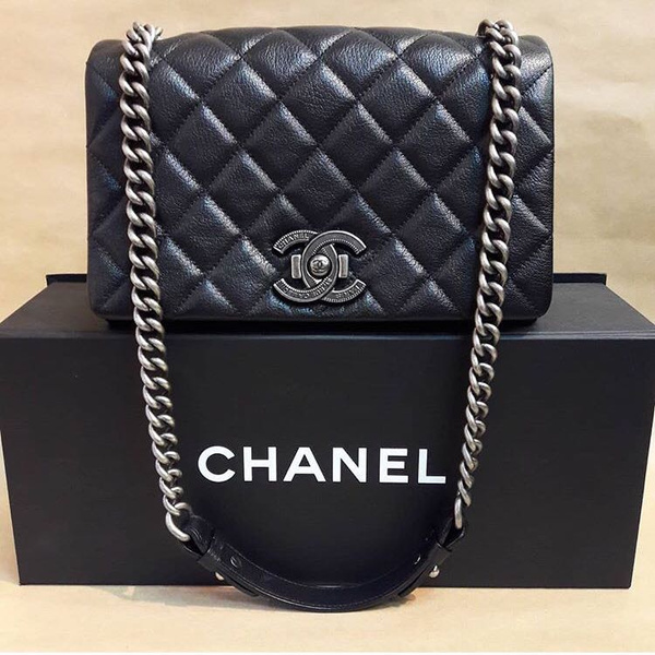 Бренды даром: как купить настоящие вещи от Chanel со скидкой 80%