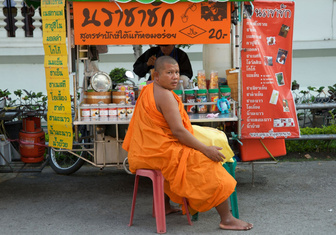 Будь спокоен, как Будда: какие 5 заповедей уберегли тайцев от депрессии