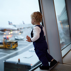 К полету готов: правила комфортного путешествия с ребенком
