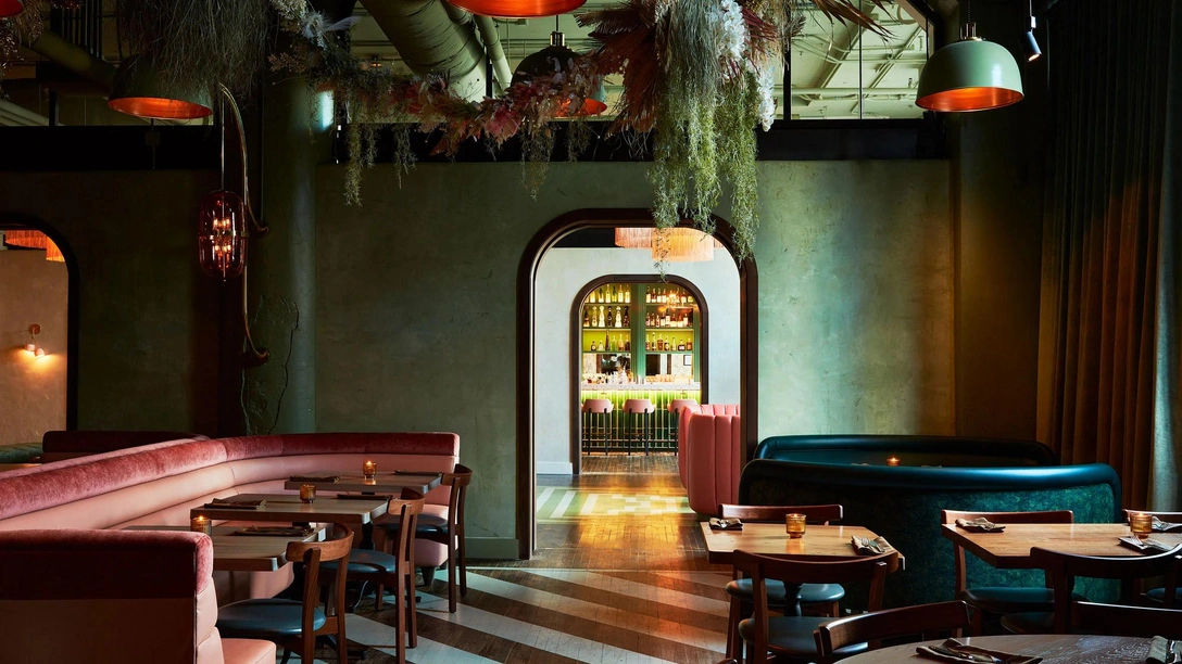 Ресторан в Атланте с настенной росписью | Источник: Тим Ленц