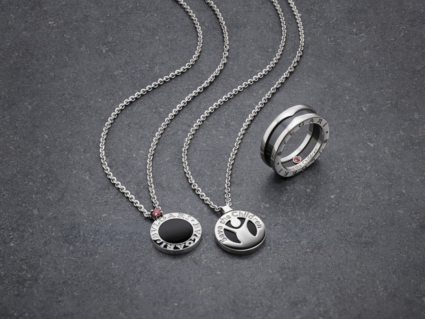 Фото №1 - Бренд Bvlgari представил новое украшение для благотворительной коллекции Save
the Children