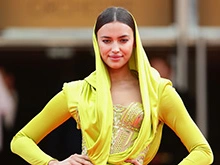 Ирина Шейк поразила Канны невероятным нарядом