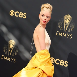 «Эмми-2021»: лучшие звездные образы церемонии награждения