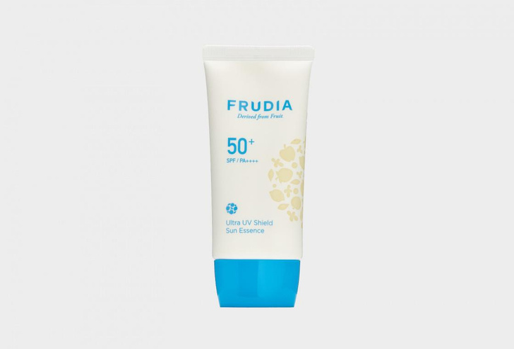 Крем-эссенция с ультра защитой от солнца SPF50+/PA++++ Frudia Ultra UV Shield Sun Essence