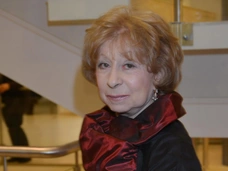 Отъезд Назарова и Филиппенко, отчаяние Ахеджаковой. Психолог о звездах, переживших увольнение