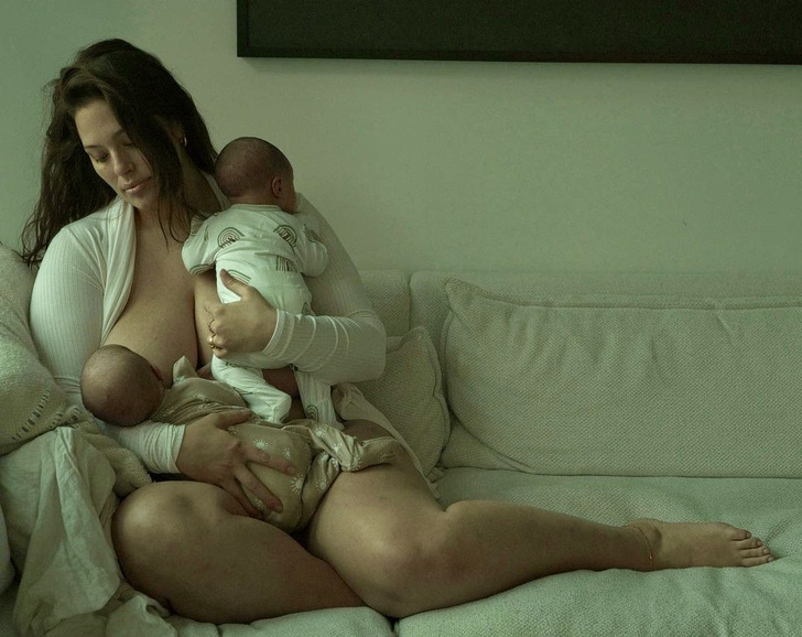 Эшли Грэм впервые показала новорожденных двойняшек и раскрыла имена малышей