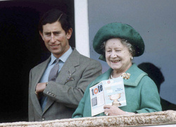 Как Королева-мать помогала Чарльзу поддерживать тайную связь с Камиллой