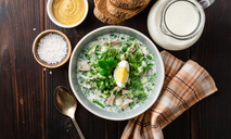 Окрошка с колбасой на кефире: классический рецепт