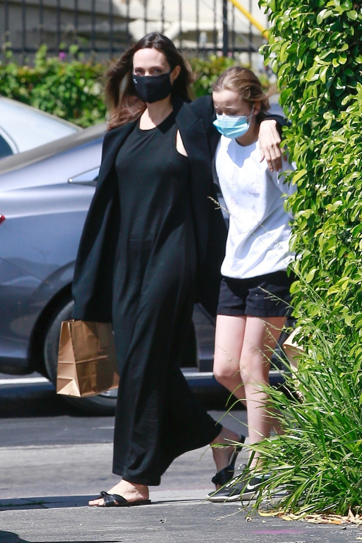 Черный цвет как состояние души: Анджелина Джоли вновь в нуарном образе