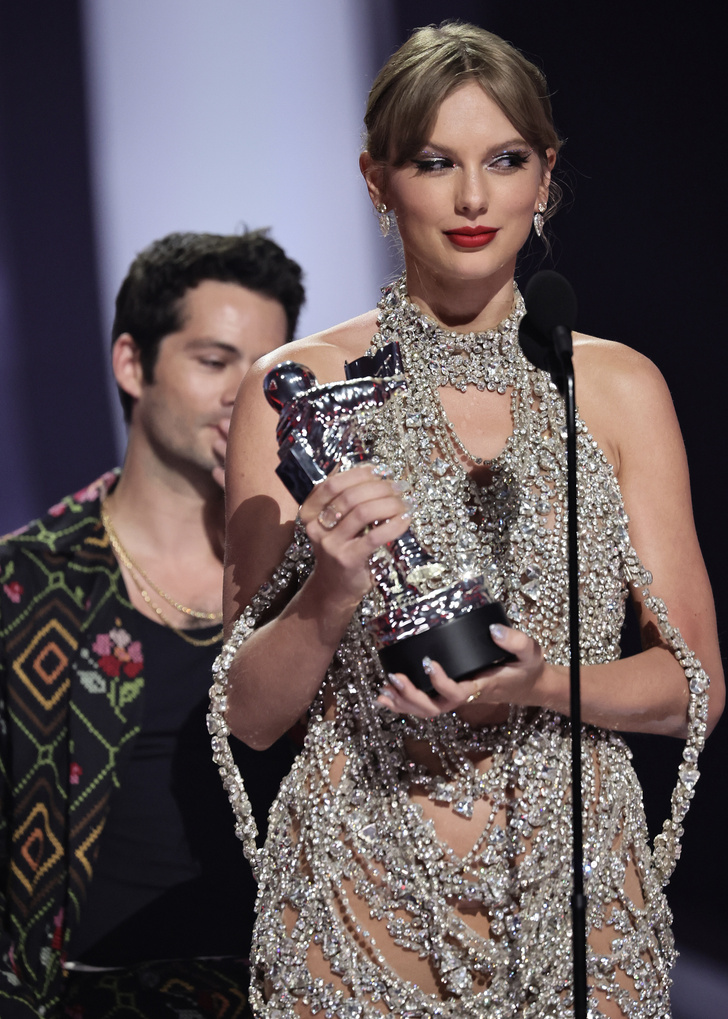 Бриллиантовое «голое» платье Тейлор Свифт на премии MTV VMA 2022