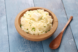 13 лучших продуктов, которые полезно есть при боли в горле, по мнению врача
