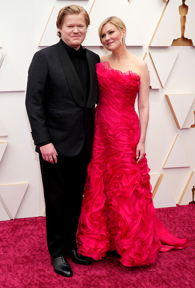 Красная роза любви: Кирстен Данст, ее платье-цветок и муж-номинант на «Оскар»