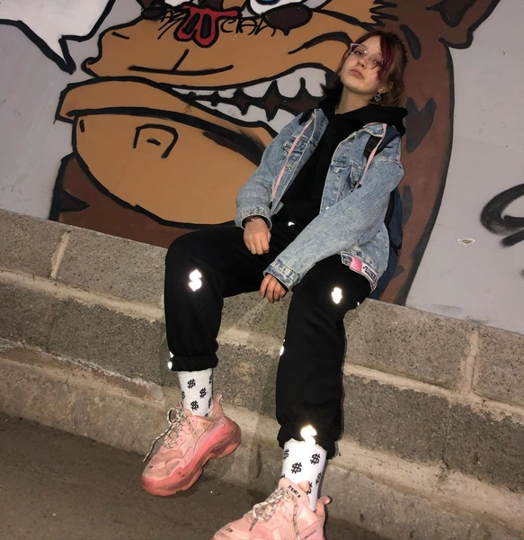«Говорят, лучше бы сделала аборт»: 15-летняя мать ответила на критику в Сети | woman.ru