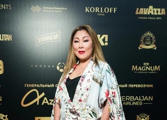Анита Цой отменила концерты из-за травмы
