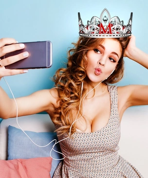 Прекрасная новость! У Miss MAXIM появилась собственная маска в «Инстаграме» (запрещенная в России экстремистская организация)