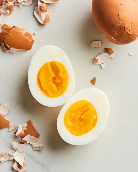 Почему вареные яйца не хранят в холодильнике