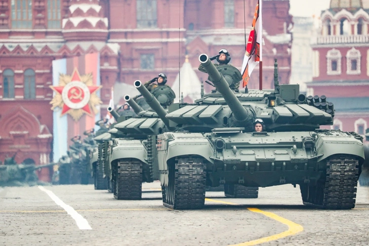 СМИ: на какой значимый день скорее всего перенесут парад Победы