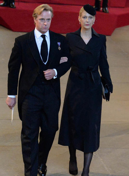 Кто такая леди Габриэлла Кингстон, которая представляла принца Уильяма на похоронах короля Греции