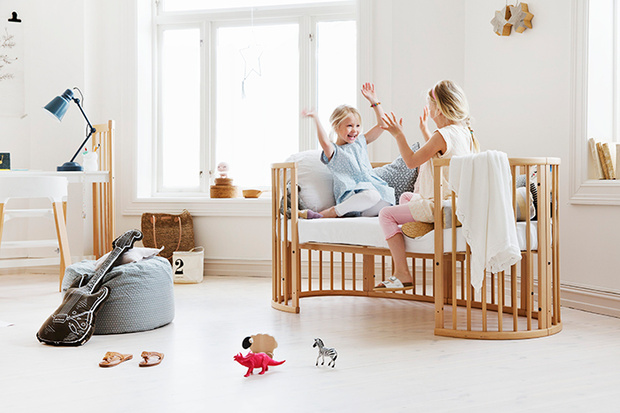 Фото №1 - Скандинавские сны: Stokke® Sleepi™ - новый цвет кроватки-трансформера