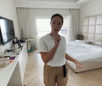 Эмигрировавшая в Дубай Нюша показала свою квартиру с видом на Персидский залив
