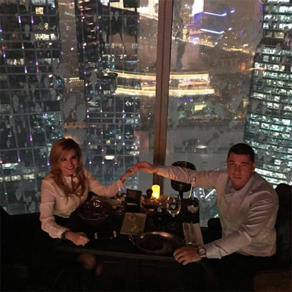 Ксения Бородина и Курбан Омаров устроили романтический ужин в ресторане, расположенном на 62-м этаже одной из московских высоток
