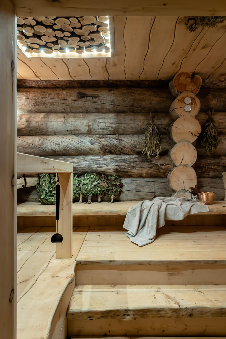 Деревянная баня с высокотехнологичным дизайном в Подмосковье