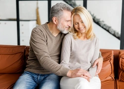Покажите маме: 10 советов, как найти новых друзей и любовь после 50 лет