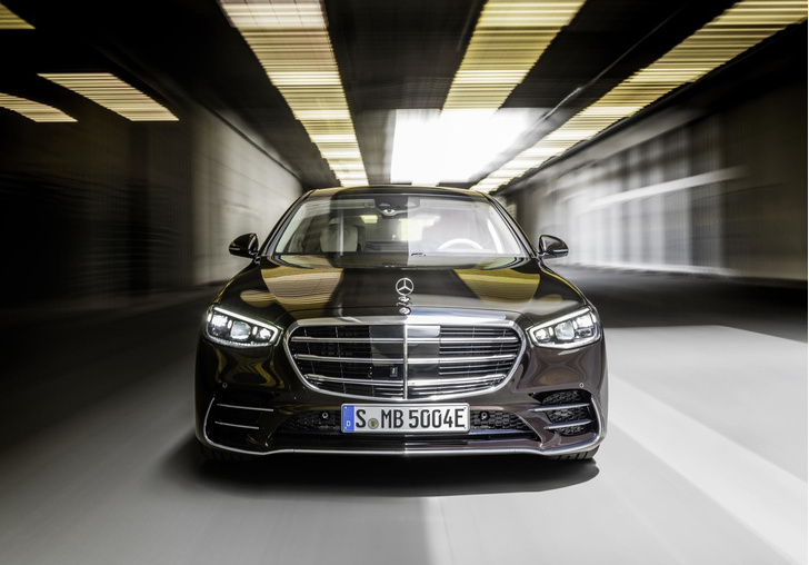 Mercedes-Benz рассекретил новый S-класс: «шестисотый» XXI века