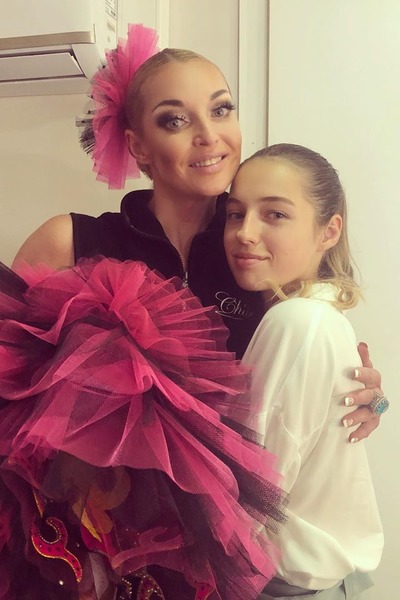 Балерина с дочерью Ариадной