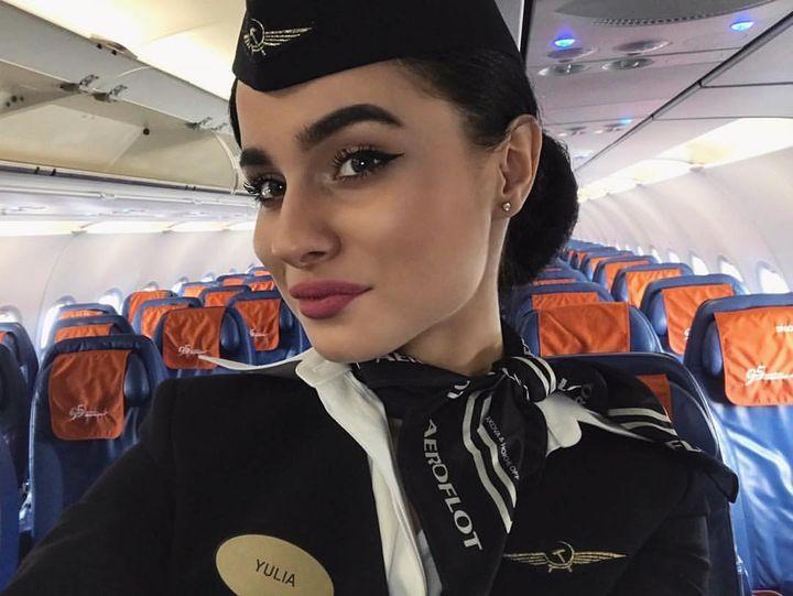 Стюардесса «Аэрофлота» Юлия уволилась, ведь авиакомпании не понравилась ее внешность (смотрим фото)