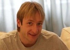 Евгений Плющенко вернулся в Москву из Израиля после операции