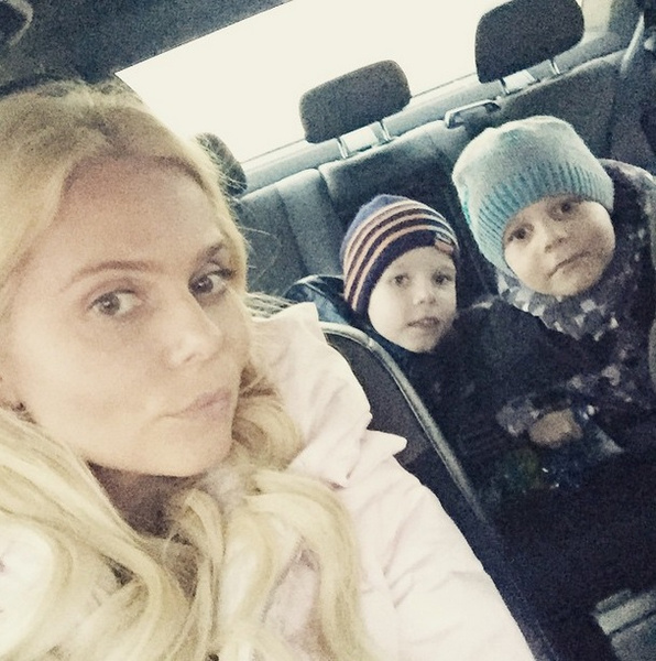 Ксения Новикова с детьми